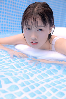 他将头埋进双腿间吮小核乔又夏